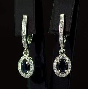 Срібні сережки 925 проби 4,49 г з шрі-ланкійськими Сапфірами та фіанітами 1,84 карат Срібні сережки 925 проби 4,49 г з шрі-ланкійськими Сапфірами та фіанітами 1,84 карат