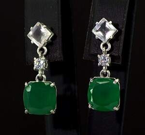 Срібні сережки 925 проби 4,47 г з зеленими Агатами, рожевими кварцами та фіанітами 7,16 карат Срібні сережки 925 проби 4,47 г з зеленими Агатами, рожевими кварцами та фіанітами 7,16 карат