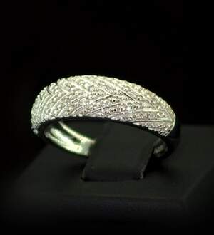 Срібна каблучка 925 проби 3,63 г з білими африканськими Діамантами VVS1 0,09 карат