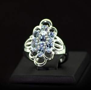 Срібна каблучка 925 проби 5,21 г з Танзанітами класу АААА 1,87 карат