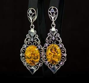 Срібні сережки 925 проби 11,99 г з Бурштином 14,1 карат Срібні сережки 925 проби 11,99 г з Бурштином 14,1 карат