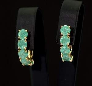 Сережки в позолоті зі сніжними Кварцами 6,55 карат Сережки в позолоті зі сніжними Кварцами 6,55 карат