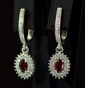 Срібні сережки 925 проби 5,51 г з Гранатами та фіанітами 2,24 карат Срібні сережки 925 проби 5,51 г з Гранатами та фіанітами 2,24 карат