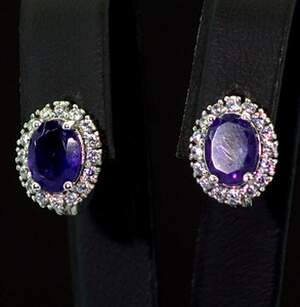 Срібні сережки 925 проби 4,2 г з африканськими Аметистами та фіанітами 3,4 карат Срібні сережки 925 проби 4,2 г з африканськими Аметистами та фіанітами 3,4 карат