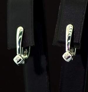 Срібні сережки 925 проби 2,45 г з Діамантами Кр 57 D/VVS1 0,02 карат Срібні сережки 925 проби 2,45 г з Діамантами Кр 57 D/VVS1 0,02 карат