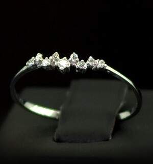 Серебряное кольцо 925 пробы 0,7 г с Діамантами Кр 57 0,11 карат Серебряное кольцо 925 пробы 0,7 г с Діамантами Кр 57 0,11 карат