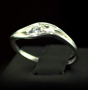 Серебряное кольцо 925 пробы 1,73 г с Діамантом Кр 57 0,1 карат Серебряное кольцо 925 пробы 1,73 г с Діамантом Кр 57 0,1 карат