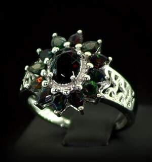 Серебряное кольцо 925 пробы 4,38 г с черными эфиопскими Опалами класса АААА 1,87 карат Серебряное кольцо 925 пробы 4,38 г с черными эфиопскими Опалами класса АААА 1,87 карат