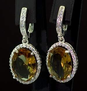 Срібні сережки 925 проби 9,25 г з турецькими Султанітами класу АААА та цирконами 6,85 карат Срібні сережки 925 проби 9,25 г з турецькими Султанітами класу АААА та цирконами 6,85 карат