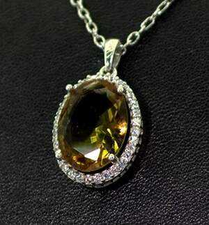 Срібна підвіска 925 проби 3,68 г з турецьким Султанітом класу АААА та цирконами 3,4 карат Срібна підвіска 925 проби 3,68 г з турецьким Султанітом класу АААА та цирконами 3,4 карат