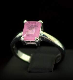 Серебряное кольцо 925 пробы 2,89 г с розовым Турмаліном 1,18 карат Серебряное кольцо 925 пробы 2,89 г с розовым Турмаліном 1,18 карат