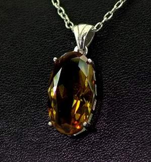 Срібна підвіска 925 проби 3,98 г з турецьким Султанітом класу АААА та цирконами 6,35 карат Срібна підвіска 925 проби 3,98 г з турецьким Султанітом класу АААА та цирконами 6,35 карат