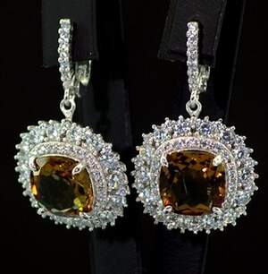 Срібні сережки 925 проби 14,65 г з турецькими Султанітами класу АААА та цирконами 12,25 карат Срібні сережки 925 проби 14,65 г з турецькими Султанітами класу АААА та цирконами 12,25 карат