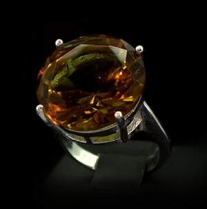 Срібна каблучка 925 проби 11,92 г з турецьким Султанітом класу АААА 10,55 карат Срібна каблучка 925 проби 11,92 г з турецьким Султанітом класу АААА 10,55 карат