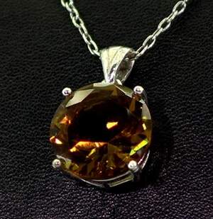 Срібна підвіска 925 проби 5,84 г з турецьким Султанітом класу АААА 6,93 карат Срібна підвіска 925 проби 5,84 г з турецьким Султанітом класу АААА 6,93 карат