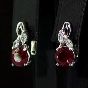 Срібні сережки 925 проби 4 г з африканськими Роял Рубінами класу АААА та цирконами 4,19 карат Срібні сережки 925 проби 4 г з африканськими Роял Рубінами класу АААА та цирконами 4,19 карат