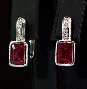 Срібні сережки 925 проби 4,41 г з африканськими Роял Рубінами класу АААА та цирконами 2,86 карат Срібні сережки 925 проби 4,41 г з африканськими Роял Рубінами класу АААА та цирконами 2,86 карат