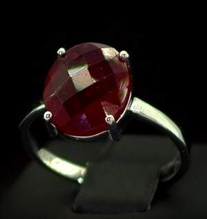 Срібна каблучка 925 проби 3,07 г з африканським Роял Рубіном класу АААА 6,31 карат Срібна каблучка 925 проби 3,07 г з африканським Роял Рубіном класу АААА 6,31 карат