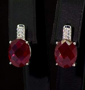 Срібні сережки 925 проби 4,11 г з африканськими Роял Рубінами класу АААА та цирконами 6,58 карат Срібні сережки 925 проби 4,11 г з африканськими Роял Рубінами класу АААА та цирконами 6,58 карат