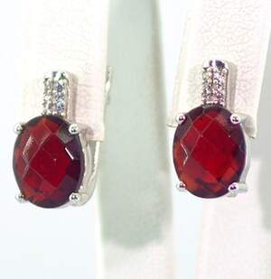Срібні сережки 925 проби 3,91 г з мозамбікськими Гранатами та цирконами 4,41 карат