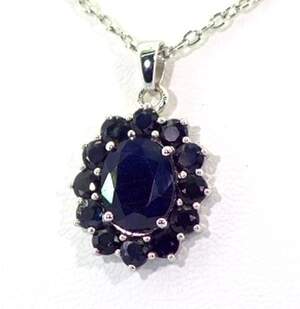 Срібна підвіска 925 проби 2,86 г зі шрі-ланкійськими Сапфірами класу АААА 5,31 карат Срібна підвіска 925 проби 2,86 г зі шрі-ланкійськими Сапфірами класу АААА 5,31 карат