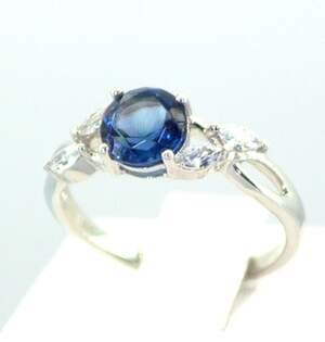 Срібна каблучка 925 проби 2,27 г з Флюоритом Блу Джон та цирконами 1,6 карат Срібна каблучка 925 проби 2,27 г з Флюоритом Блу Джон та цирконами 1,6 карат