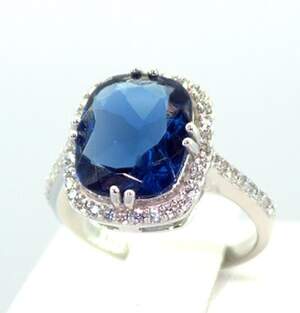 Срібна каблучка 925 проби 4,04 г з Флюоритом Блу Джон та цирконами 4,4 карат Срібна каблучка 925 проби 4,04 г з Флюоритом Блу Джон та цирконами 4,4 карат