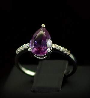 Срібна каблучка 925 проби 2,07 г з індійським Олександритом та цирконами 2,18 карат Срібна каблучка 925 проби 2,07 г з індійським Олександритом та цирконами 2,18 карат