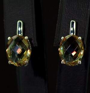 Срібні сережки 925 проби 3,37 г з турецькими Султанітами класу АААА 5,01 карат Срібні сережки 925 проби 3,37 г з турецькими Султанітами класу АААА 5,01 карат