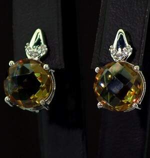 Срібні сережки 925 проби 4,27 г з турецькими Султанітами класу АААА та цирконами 7,35 карат Срібні сережки 925 проби 4,27 г з турецькими Султанітами класу АААА та цирконами 7,35 карат