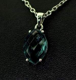 Срібна підвіска 925 проби 1,72 г з Топазом Лондон Блу зі США 4,37 карат Срібна підвіска 925 проби 1,72 г з Топазом Лондон Блу зі США 4,37 карат