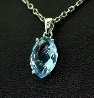 Срібна підвіска 925 проби 2,13 г з блакитним Топазом 6,67 карат Срібна підвіска 925 проби 2,13 г з блакитним Топазом 6,67 карат