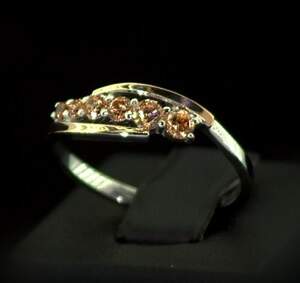 Серебряное кольцо 925 пробы с позолотой 375 пробы 2,12 с желтыми Фианитами 0,75 карат Серебряное кольцо 925 пробы с позолотой 375 пробы 2,12 с желтыми Фианитами 0,75 карат