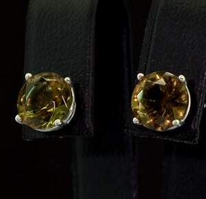 Серебряные серьги 925 пробы 1,78 г с турецкими Султанітами АААА 1,34 карат Серебряные серьги 925 пробы 1,78 г с турецкими Султанітами АААА 1,34 карат