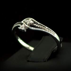 Серебряное кольцо 925 пробы 1,54 гр. с африканскими Бриллиантами VVS1 0,06 карат Серебряное кольцо 925 пробы 1,54 гр. с африканскими Бриллиантами VVS1 0,06 карат