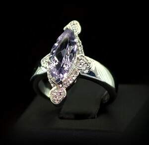 Серебряное кольцо 925 пробы 4,94 гр. с бразильским аметистом и топазами из США 2,79 карат