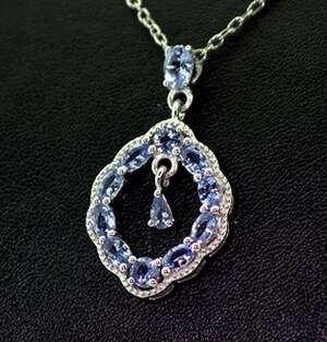 Серебряная подвеска 925 пробы 3,52 гр. с Танзанитами класса АААА 2,8 карат Серебряная подвеска 925 пробы 3,52 гр. с Танзанитами класса АААА 2,8 карат