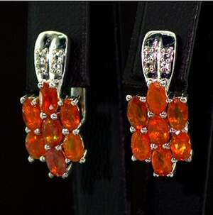 Серебряные серьги 925 пробы 6,07 гр. с огненными эфиопскими Опалами класса АААА и топазами из США 4,13 карат Серебряные серьги 925 пробы 6,07 гр. с огненными эфиопскими Опалами класса АААА и топазами из США 4,13 карат