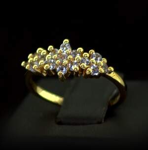 Серебряное кольцо 925 пробы 2,15 гр. с Танзанитами класса АААА 0,6 карат Серебряное кольцо 925 пробы 2,15 гр. с Танзанитами класса АААА 0,6 карат