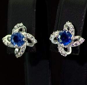 Серебряные серьги 925 пробы 2,16 гр. с голубыми Кианитами и топазами из США 1,62 карат Серебряные серьги 925 пробы 2,16 гр. с голубыми Кианитами и топазами из США 1,62 карат
