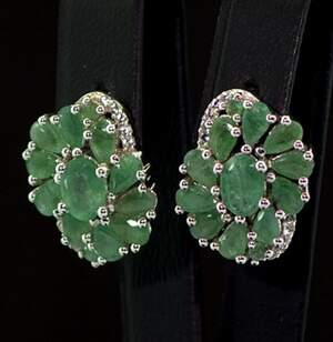 Серебряные серьги 925 пробы 7,85 гр. с индийскими Изумрудами класса АААА и топазами из США 5,25 карат Серебряные серьги 925 пробы 7,85 гр. с индийскими Изумрудами класса АААА и топазами из США 5,25 карат