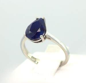Серебряное кольцо 925 пробы 2,34 г с голубым Сапфіром 1,2 карат Серебряное кольцо 925 пробы 2,34 г с голубым Сапфіром 1,2 карат