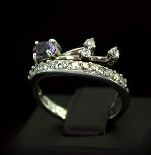 Серебряное кольцо 925 пробы 3,6 г с Аметистом и цирконами 6,15 карат Серебряное кольцо 925 пробы 3,6 г с Аметистом и цирконами 6,15 карат