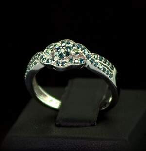 Серебряное кольцо 925 пробы 2,98 гр. с голубым Бриллиантом Hope VVS1 0,3 карат Серебряное кольцо 925 пробы 2,98 гр. с голубым Бриллиантом Hope VVS1 0,3 карат