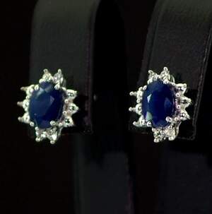 Серебряные серьги 925 пробы 1,97 гр. с голубыми шри-ланкийскими Сапфирами класса АААА и топазами из США 2,17 карат Серебряные серьги 925 пробы 1,97 гр. с голубыми шри-ланкийскими Сапфирами класса АААА и топазами из США 2,17 карат