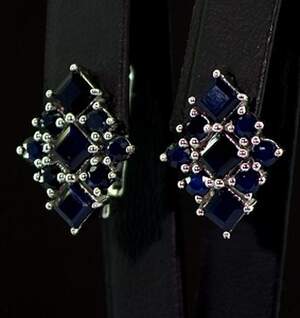 Серебряные серьги 925 пробы 4,74 гр. с голубыми шри-ланкийскими Сапфирами класса АААА 4,51 карат Серебряные серьги 925 пробы 4,74 гр. с голубыми шри-ланкийскими Сапфирами класса АААА 4,51 карат