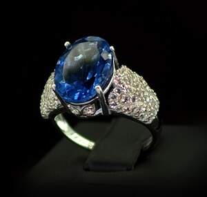 Серебряное кольцо 925 пробы 3,86 гр. с Флюоритом Блу Джон и топазами из США 6,33 карат Серебряное кольцо 925 пробы 3,86 гр. с Флюоритом Блу Джон и топазами из США 6,33 карат