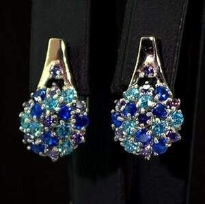 Серебряные серьги 925 пробы с позолотой 375 пробы 5,37 г с синими та фиолетовыми Фианитами 4,15 карат Серебряные серьги 925 пробы с позолотой 375 пробы 5,37 г с синими та фиолетовыми Фианитами 4,15 карат