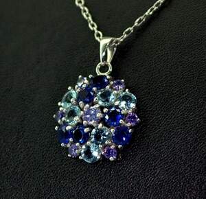 Серебряная подвеска 925 пробы 3,53 г с синими та фиолетовыми Фианитами 8,95 карат Серебряная подвеска 925 пробы 3,53 г с синими та фиолетовыми Фианитами 8,95 карат