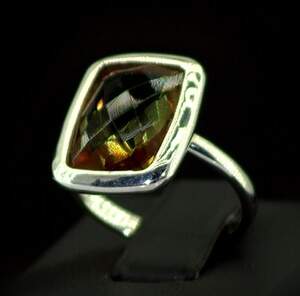 Серебряное кольцо 925 пробы 4,85 г с турецким Султанітом класса АААА 5,05 карат Серебряное кольцо 925 пробы 4,85 г с турецким Султанітом класса АААА 5,05 карат